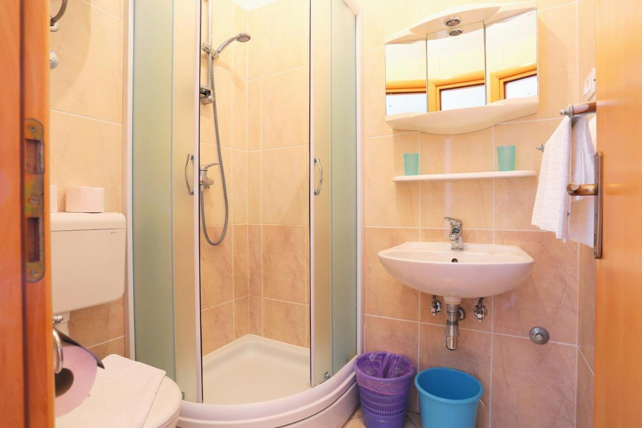 Apartments With A Parking Space Brela, Makarska - 6043 Ngoại thất bức ảnh